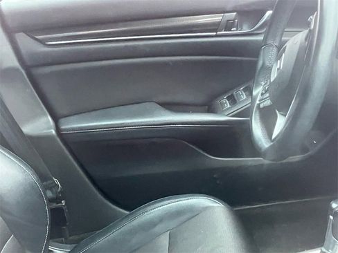 Used 2018 Honda Accord Sport image 7