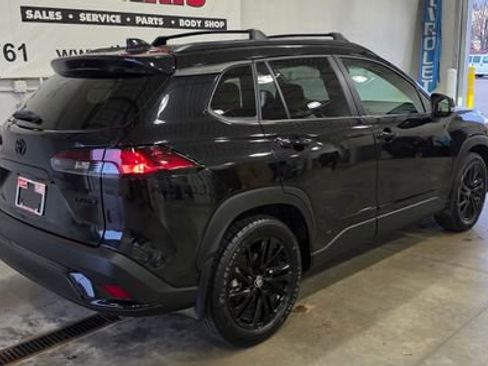 Used 2024 Toyota Corolla Cross SE image 7