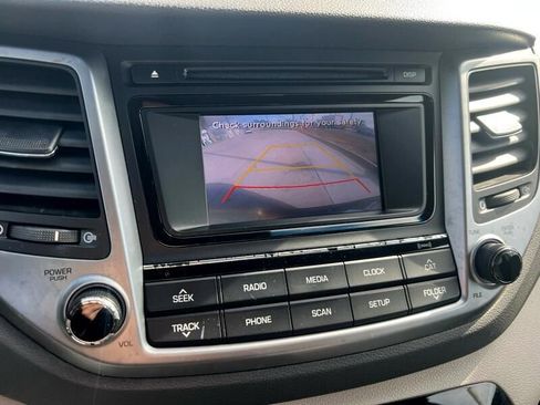 Used 2017 Hyundai Tucson SE image 25