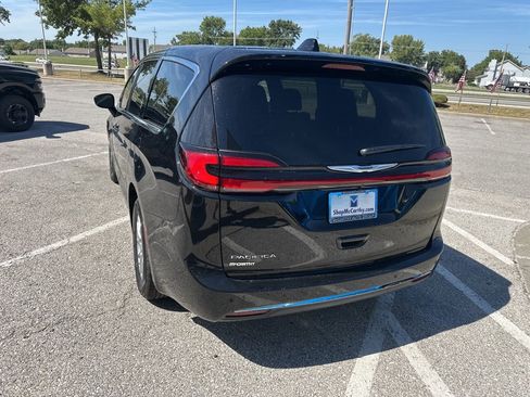 New 2026 Chrysler Pacifica Select image 25