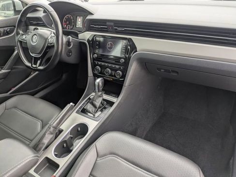 Used 2020 Volkswagen Passat 2.0T SE w/ Sunroof Package image 32