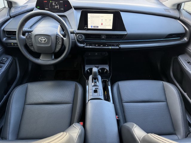 Used 2025 Toyota Prius FWD image 10