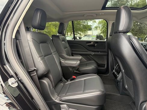 Used 2025 Lincoln Aviator 2WD image 27
