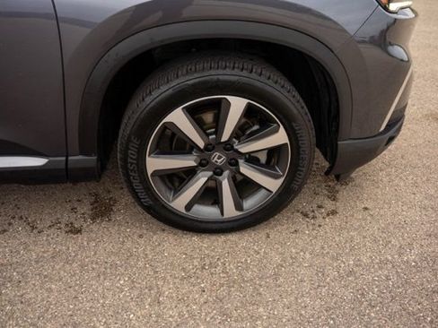 Used 2025 Honda Pilot Touring image 9