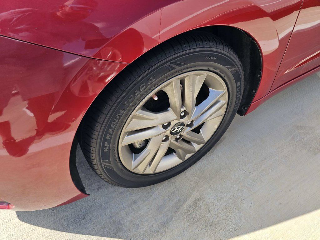 Used 2019 Hyundai Elantra SEL FWD image 11