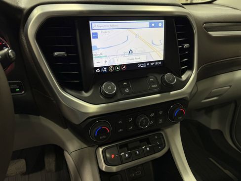 Used 2023 GMC Acadia SLT w/ Technology Package image 14
