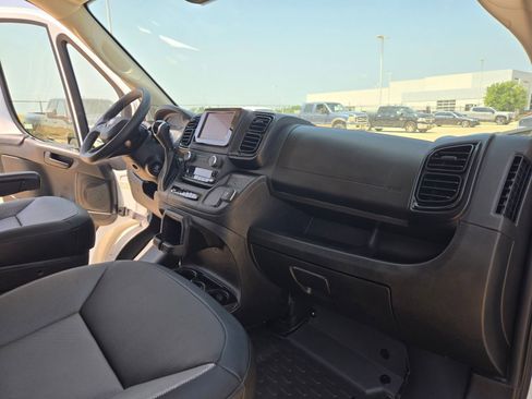 Used 2025 RAM ProMaster 2500 w/ Convenience Group FWD image 24