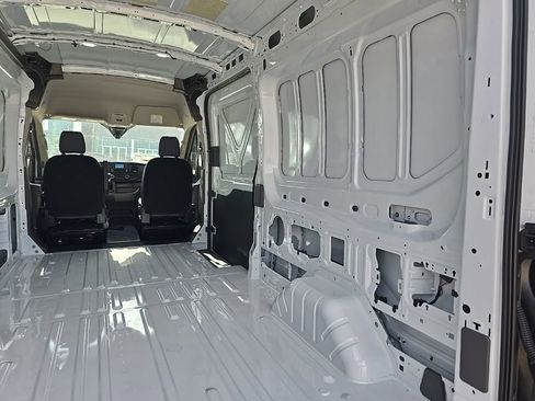 New 2025 Ford Transit 250 148 Medium Roof image 14