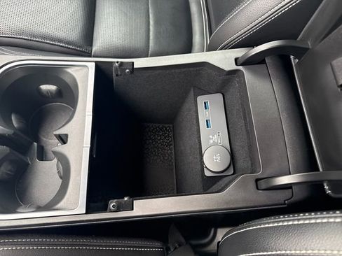 Used 2020 Jaguar E-PACE R-Dynamic SE image 31