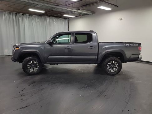 Used 2023 Toyota Tacoma TRD Off-Road AWD/4WD image 5