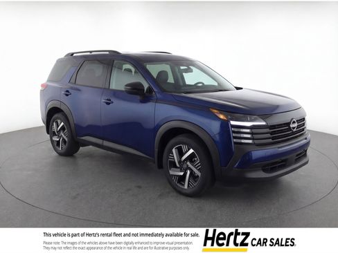 Used 2025 Nissan Kicks SV FWD image 1