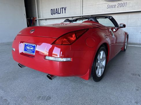 Used 2005 Nissan 350Z Touring image 8