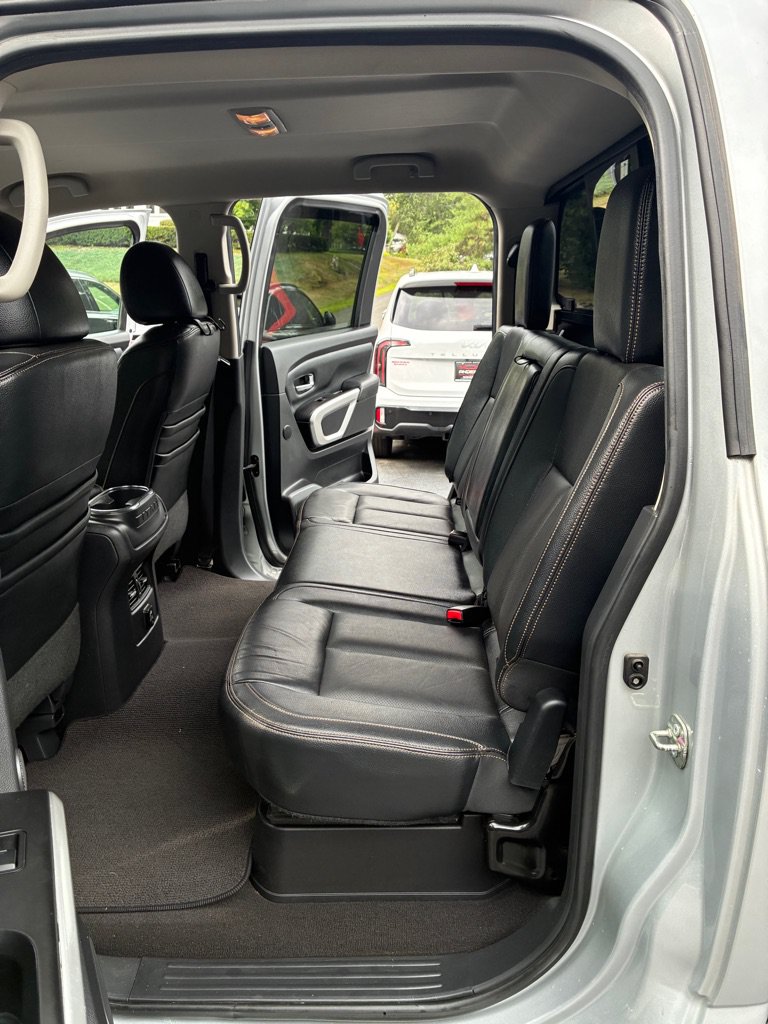 Used 2017 Nissan Titan SL AWD/4WD image 29