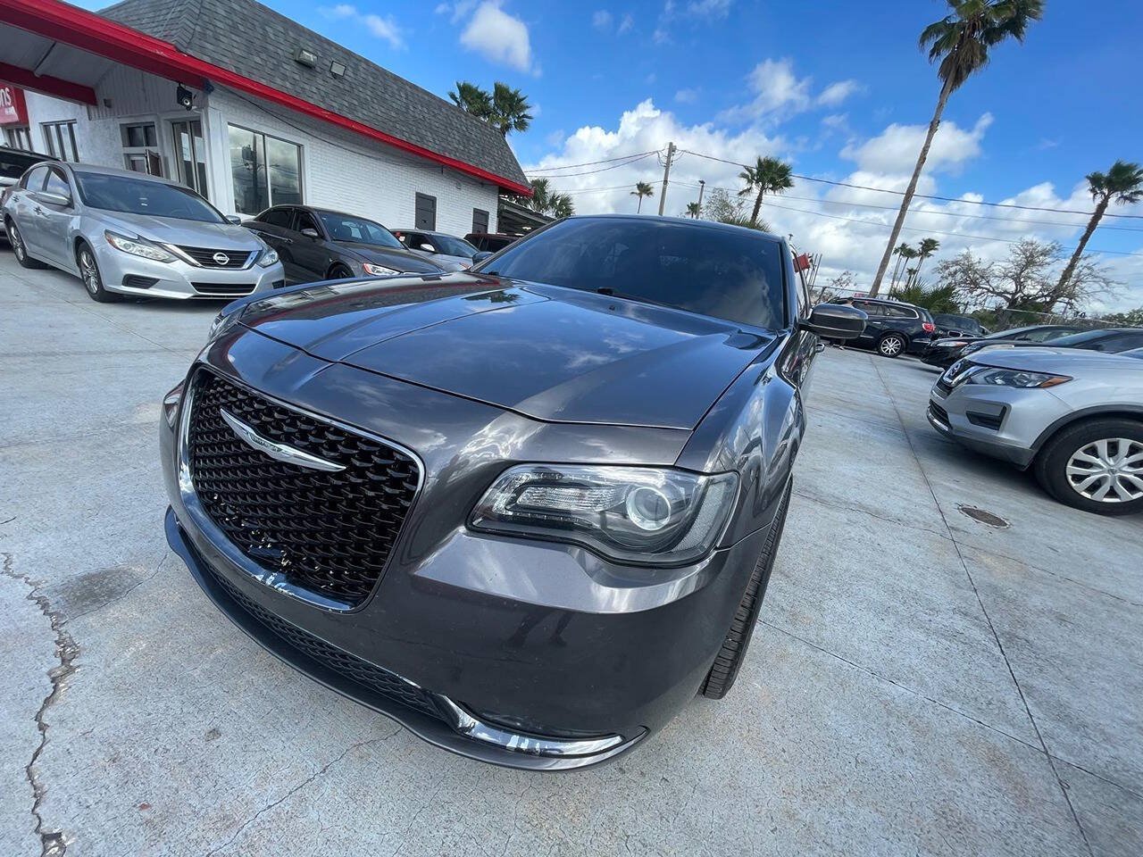 Used 2019 Chrysler 300 S AWD/4WD image 9