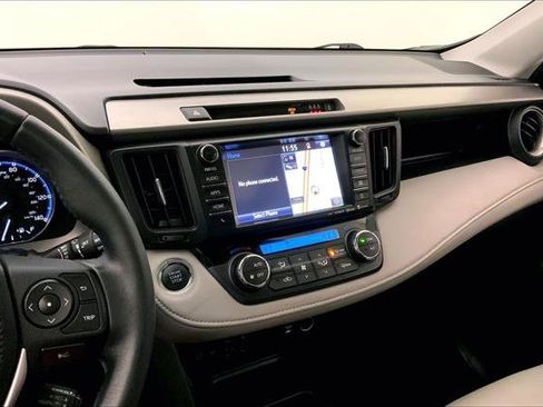 Used 2017 Toyota RAV4 Platinum image 5