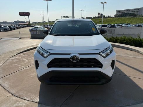 Certified 2025 Toyota RAV4 LE AWD/4WD image 12