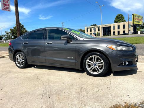 Used 2016 Ford Fusion Titanium image 4