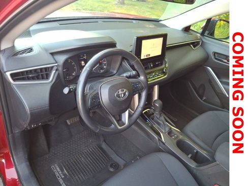 Used 2023 Toyota Corolla Cross LE w/ Moonroof Package AWD/4WD image 11