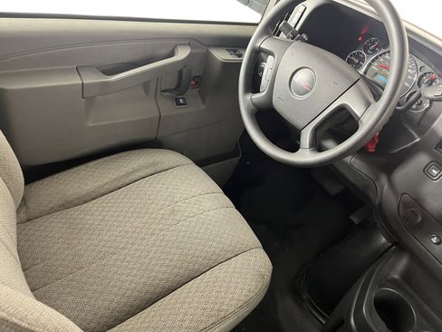 Used 2016 GMC Savana 2500 image 9