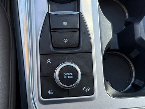 Used 2020 Ford Explorer Limited image 18