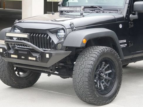Used 2016 Jeep Wrangler Unlimited Sport w/ Quick Order Package 24S AWD/4WD image 28