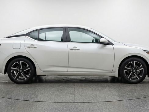 Used 2025 Nissan Sentra SV image 11