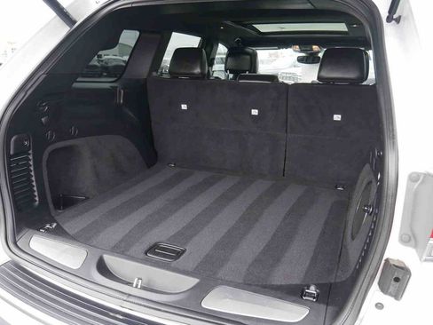 Used 2019 Jeep Grand Cherokee Limited w/ Luxury Group II image 8