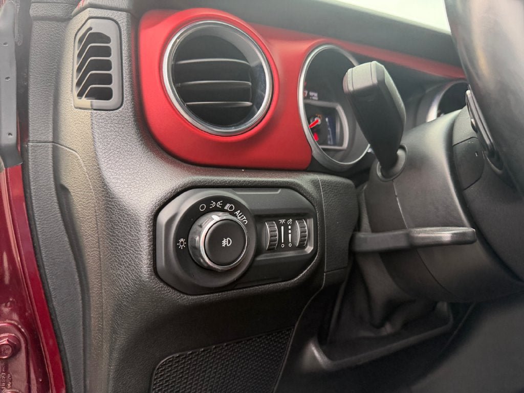 Used 2021 Jeep Wrangler Unlimited Rubicon AWD/4WD image 19