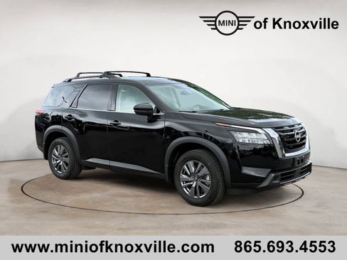 Used 2024 Nissan Pathfinder SV FWD image 1