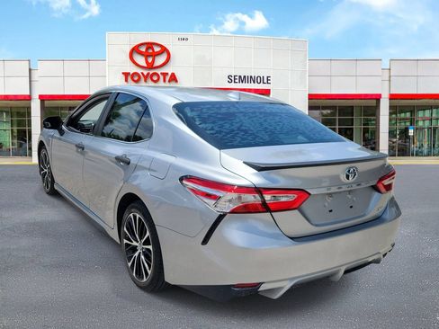 Used 2020 Toyota Camry SE FWD image 4
