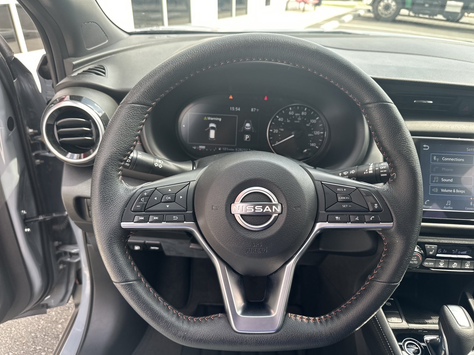 Used 2024 Nissan Kicks SR w/ SR Premium Package FWD image 11