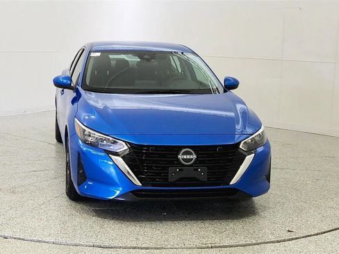 Used 2024 Nissan Sentra SV FWD image 2
