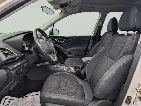 Used 2019 Subaru Forester Premium image 11