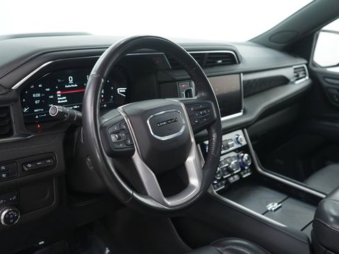 Used 2023 GMC Yukon XL Denali image 24
