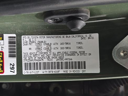 Used 2021 Toyota Tacoma TRD Off-Road w/ TRD Premium Off Road Package AWD/4WD image 27