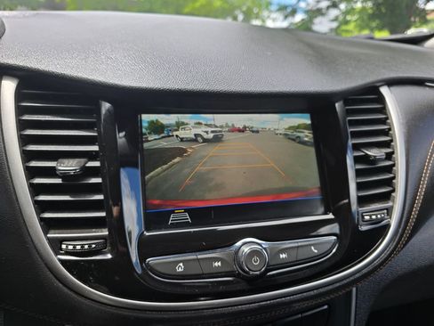 Used 2018 Chevrolet Trax LT AWD/4WD image 24