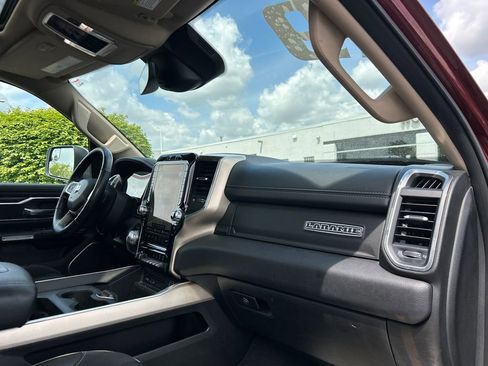 Used 2019 RAM 1500 Laramie AWD/4WD image 38