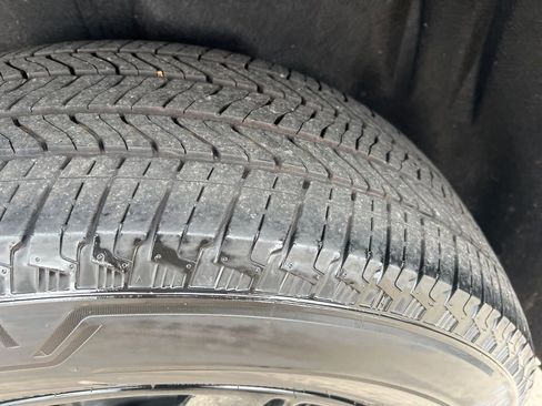 Used 2023 Chevrolet Traverse LT w/ Midnight/Sport Edition image 46