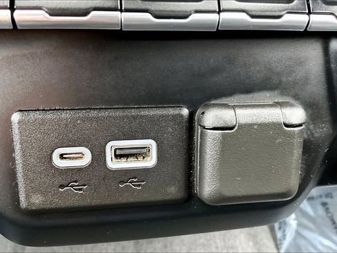 Used 2020 Chevrolet Silverado 1500 LT w/ All-Star Edition image 17