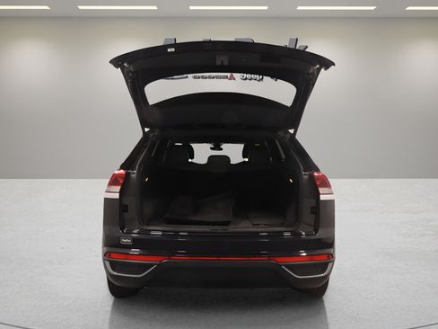 Used 2021 Volkswagen Atlas Cross Sport SEL AWD/4WD image 18