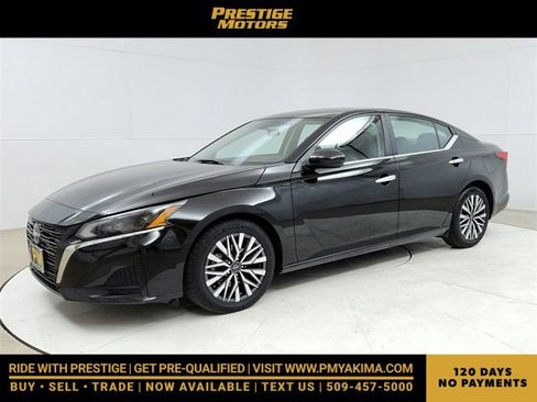 Used 2023 Nissan Altima 2.5 SV image 3