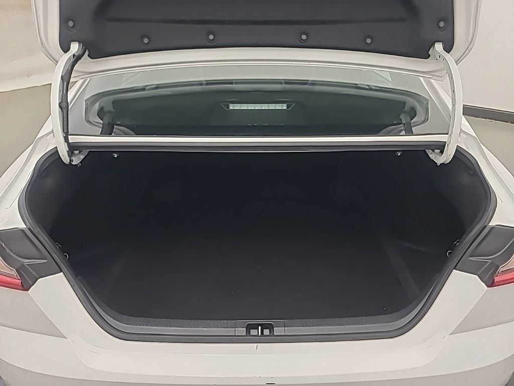 Used 2025 Toyota Camry SE FWD image 19