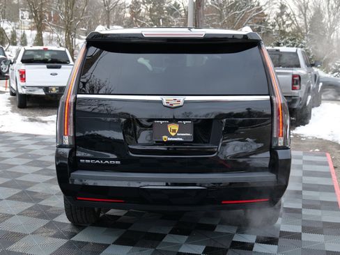 Used 2020 Cadillac Escalade Platinum image 6