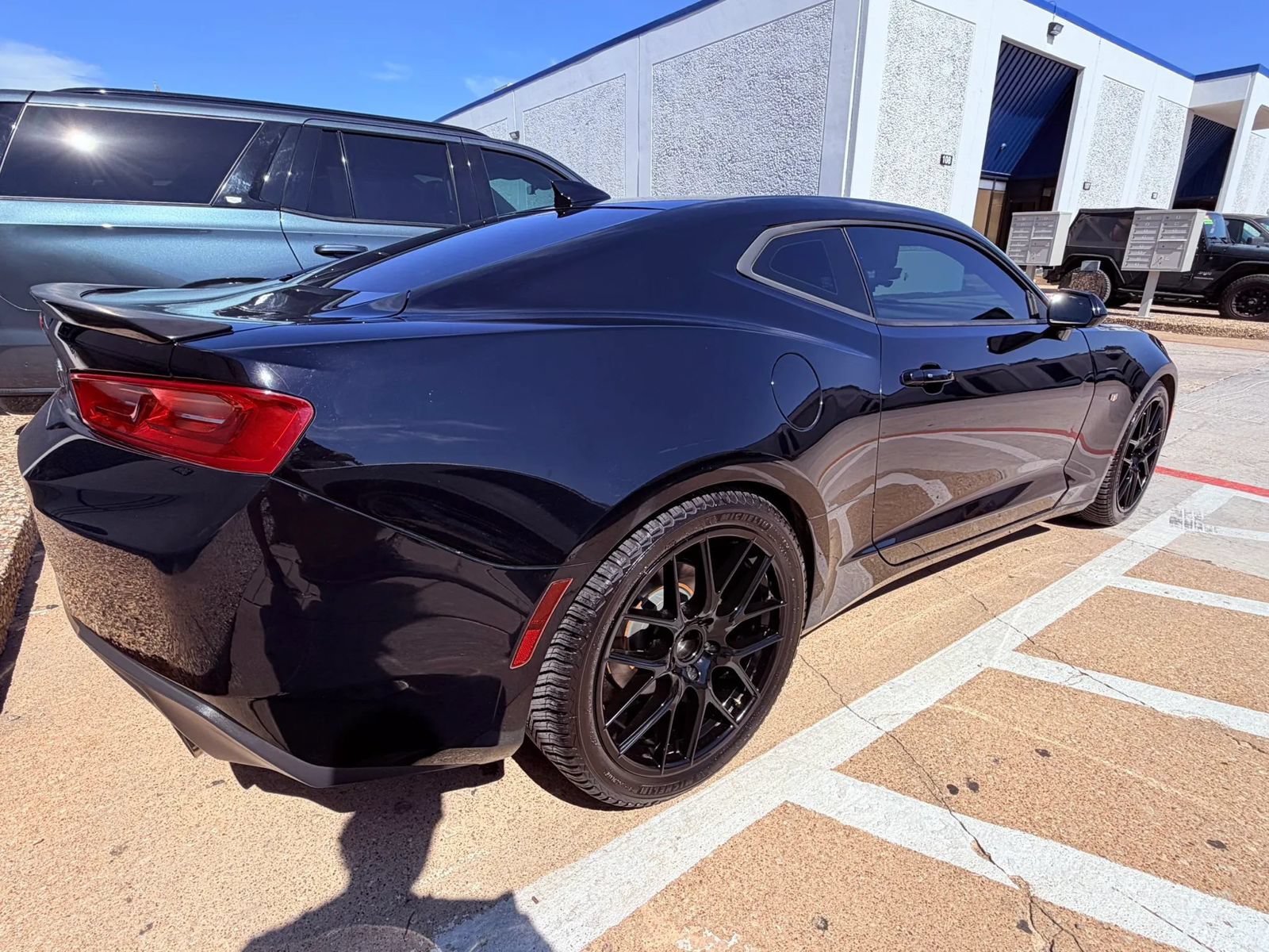 Used 2017 Chevrolet Camaro LT RWD image 5