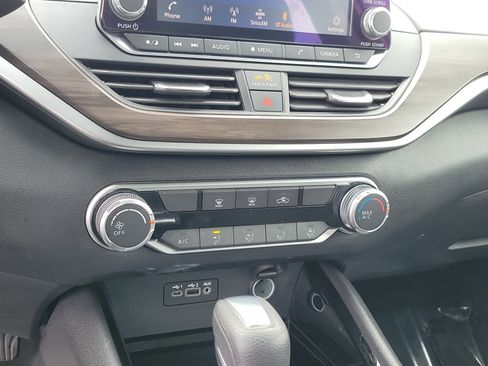 Used 2024 Nissan Altima 2.5 SV image 9