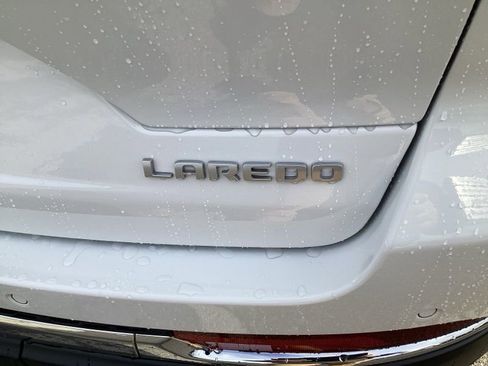 New 2025 Jeep Grand Cherokee Laredo image 13