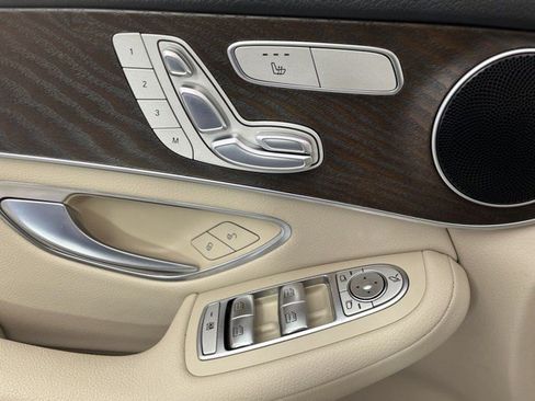 Used 2019 Mercedes-Benz GLC 300 4MATIC image 28
