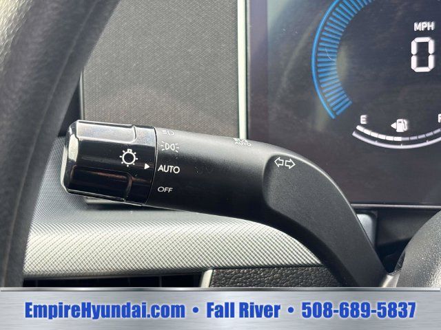 Used 2025 Hyundai Sonata SE FWD image 29