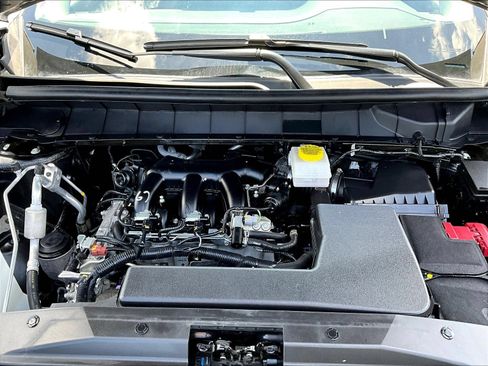 Used 2025 Nissan Pathfinder SL AWD/4WD image 33