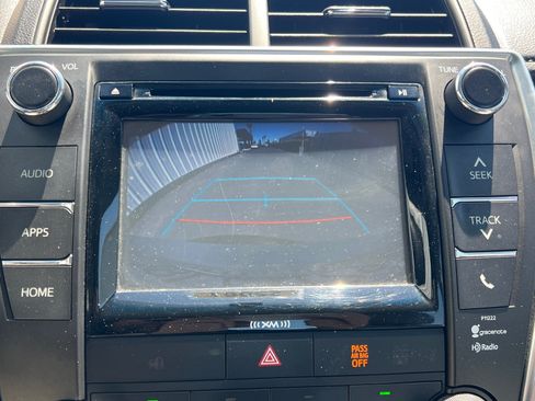 Used 2017 Toyota Camry LE FWD image 33